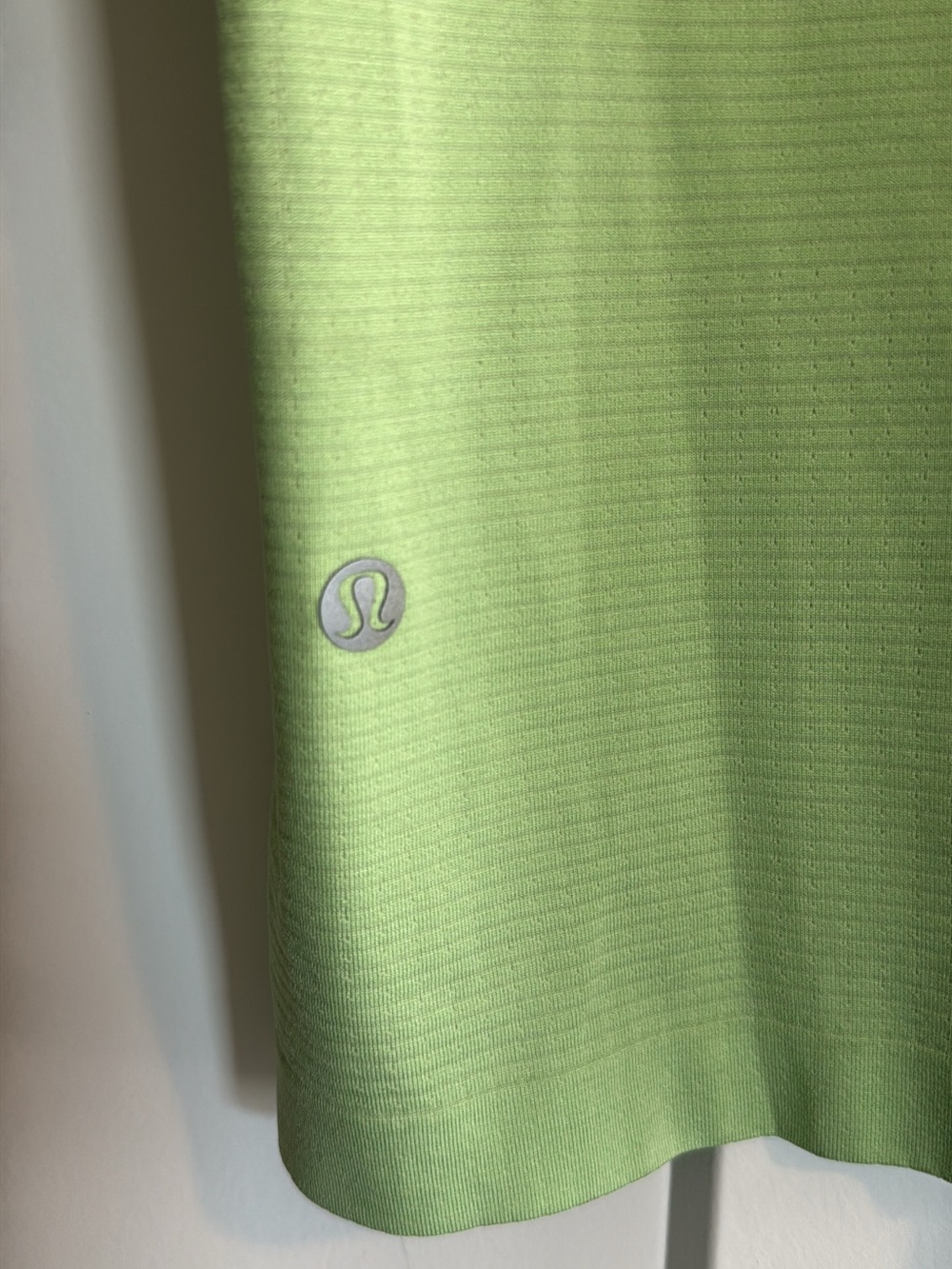 lululemon XL Metal Vent Tech Short Sleeve Shirt - Picture 5 of 7